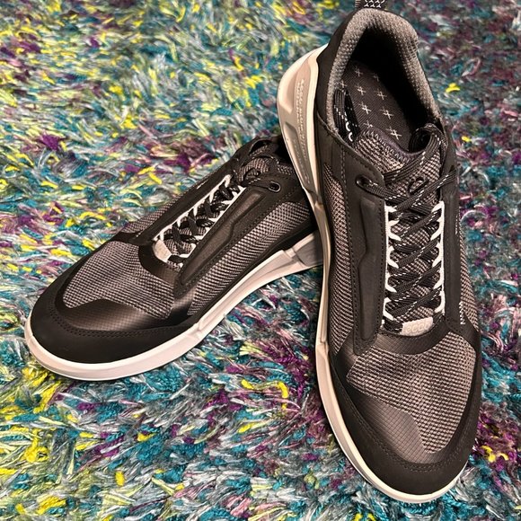 Ecco | Shoes | Ecco Mens Biom 2x Mtn Waterproof Sneaker  display picture 1